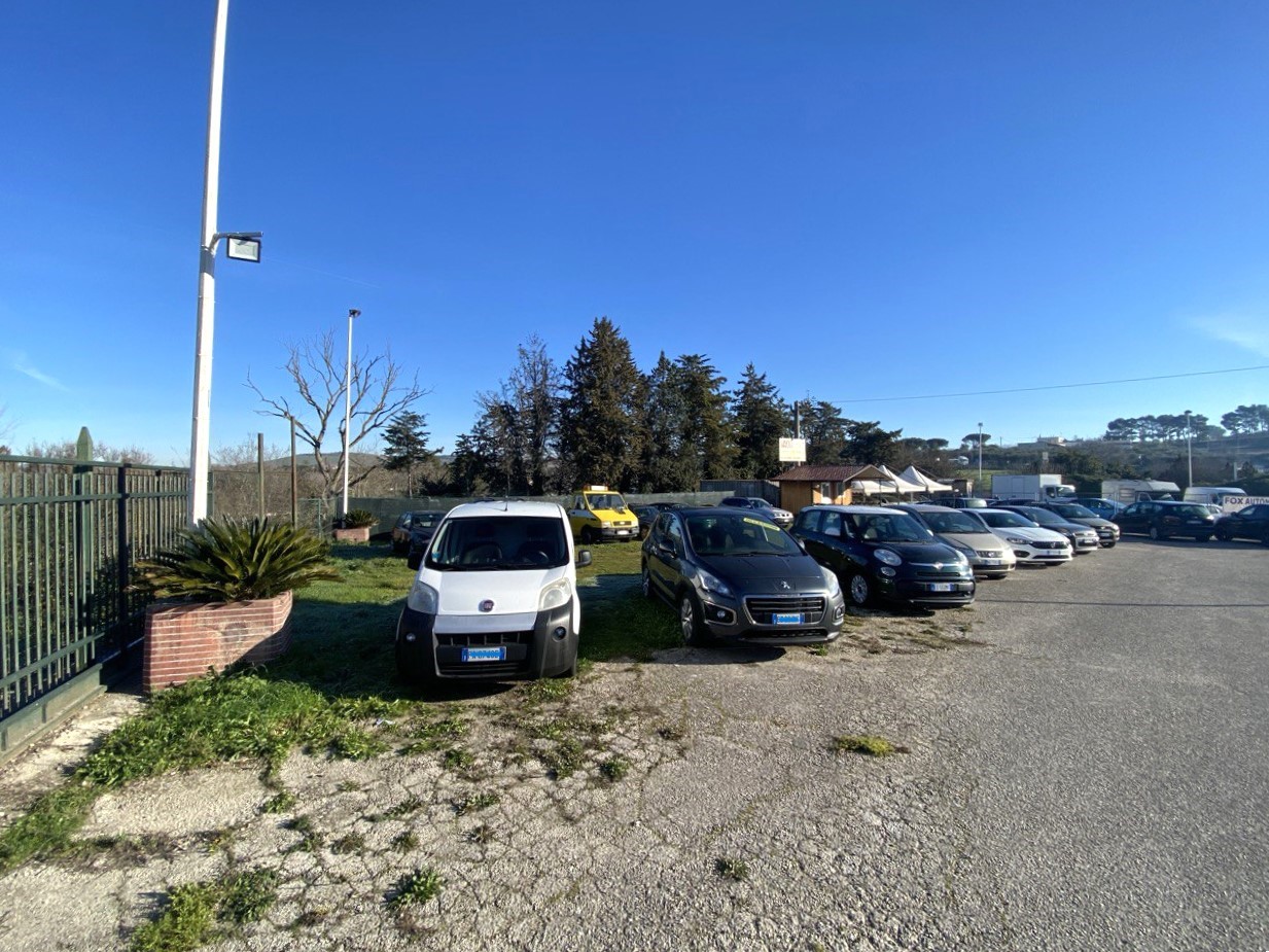 Matera – Affitto Grande Piazzale Commerciale D/8 ad Alta Visibilità