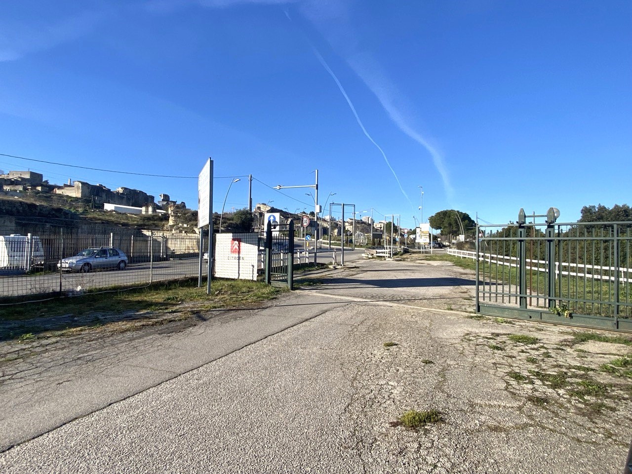 Matera – Affitto Grande Piazzale Commerciale D/8 ad Alta Visibilità