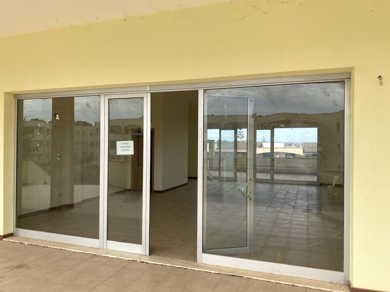 DUE LOCALI COMMERCIALI IN VENDITA – MARINA DI PISTICCI (LIDO 48)