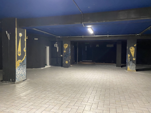 Locale Commerciale 3 Torri – Ampio Spazio D/8 in Via Trabaci